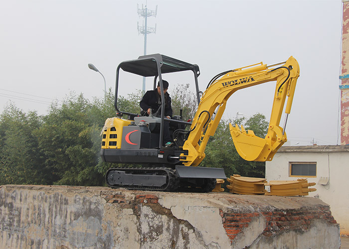 沃爾華小型挖掘機(jī)助推國家新農(nóng)村建設(shè)