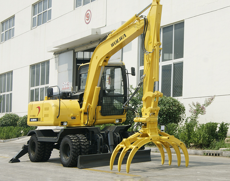 DLS880-9AG 8噸輪式蔗木裝卸機(jī)實物圖