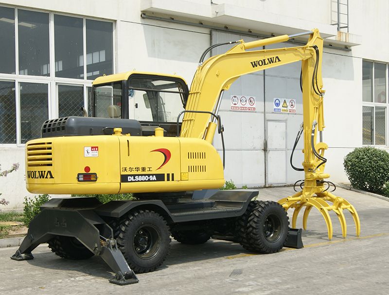DLS880-9AG 8噸輪式蔗木裝卸機(jī)實物圖